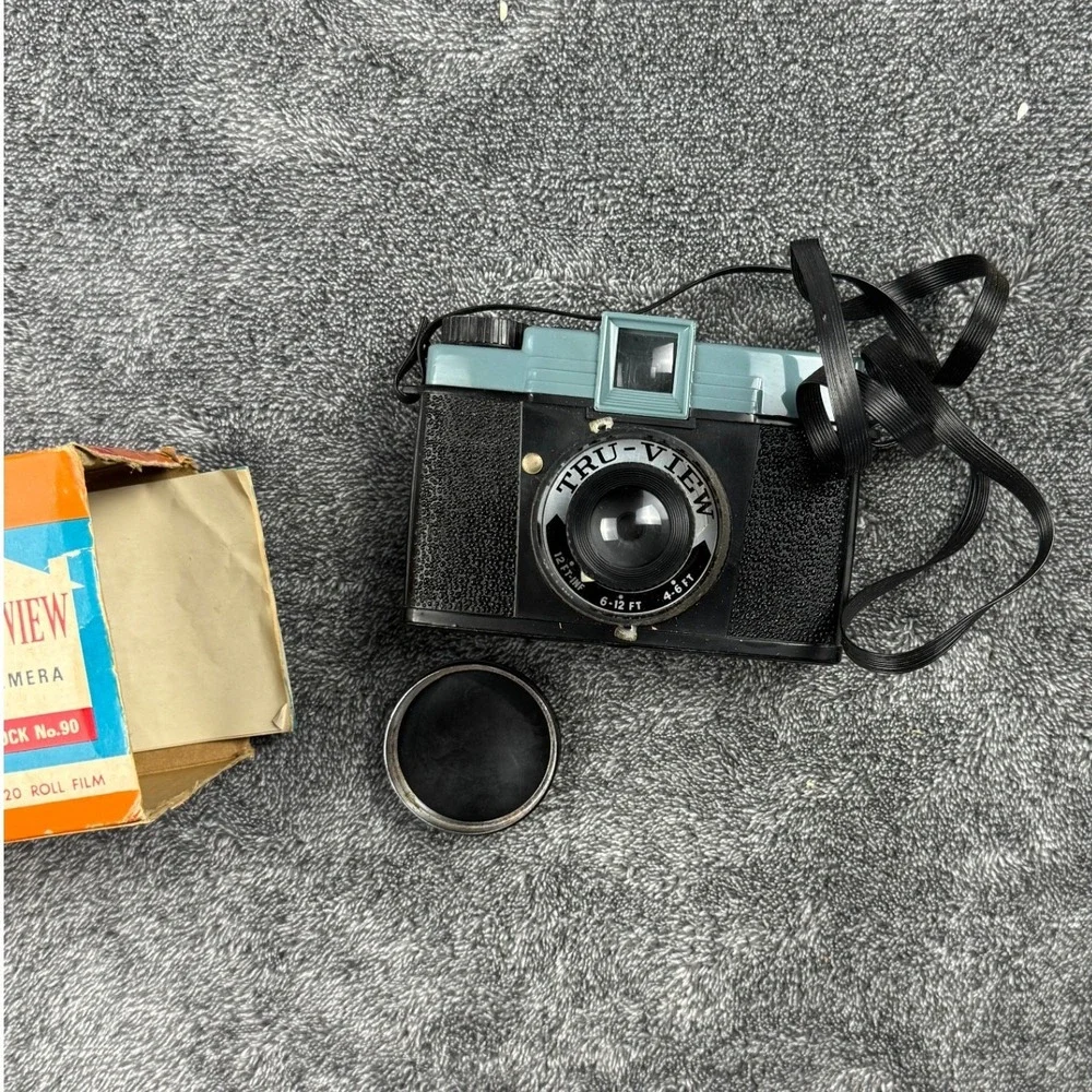 Vintage Tru-View Stock No. 90 Toy Camera 120 Roll Film Blue Black with Box